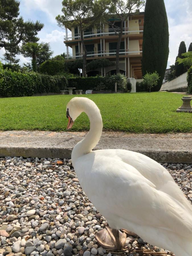Sunset Apartment Sirmione Exterior photo